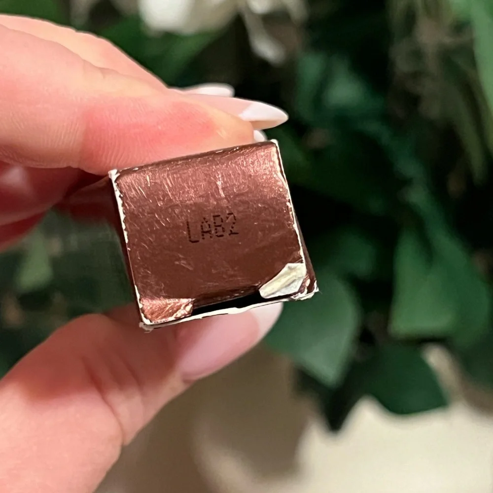 HOURGLASS • VANISH AIRBRUSH CONCEALER - UMBER 9